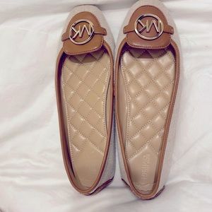 MICHAEL Michael Kors tan/beige flats, 9.5